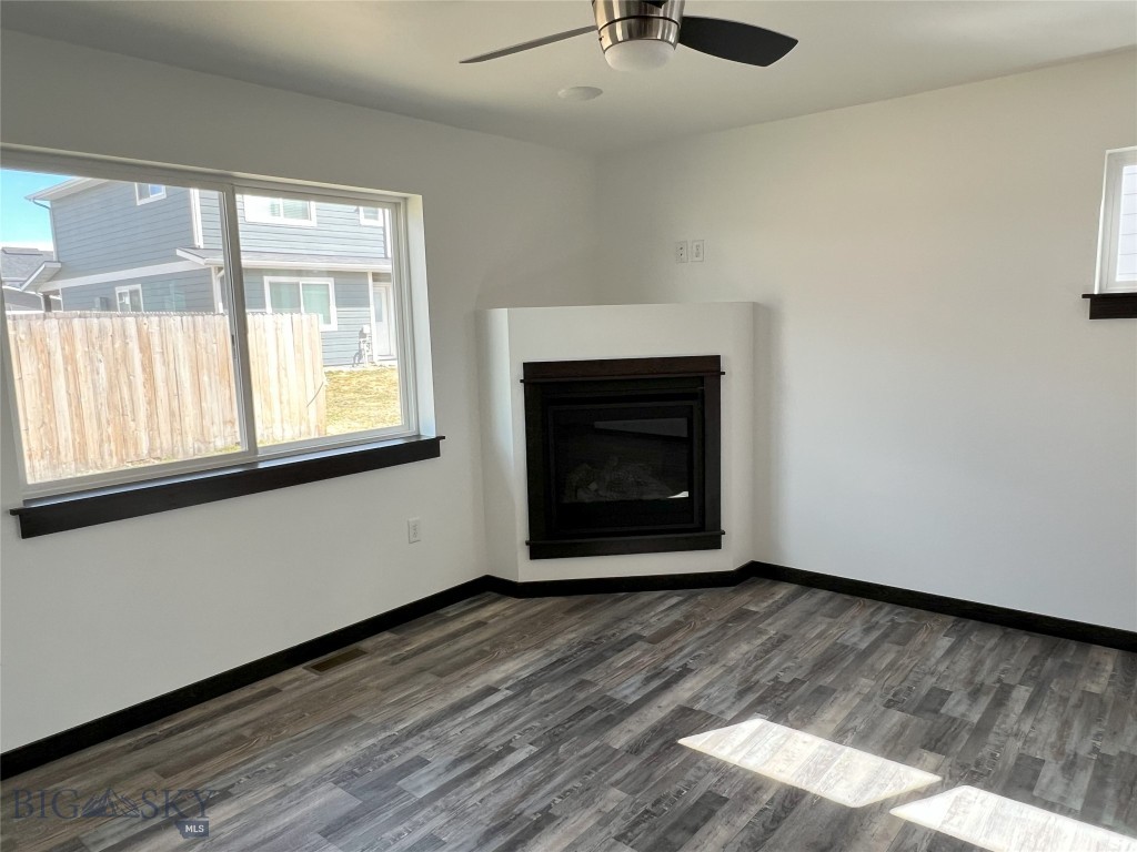 601 Black Diamond Street D Property Photo 10