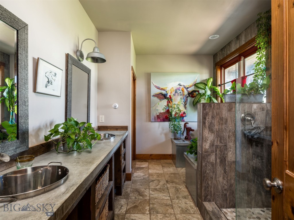 935 Bates Road Property Photo 16