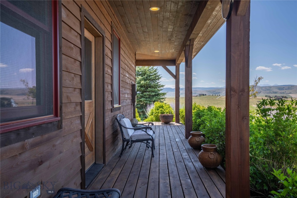 935 Bates Road Property Photo 18