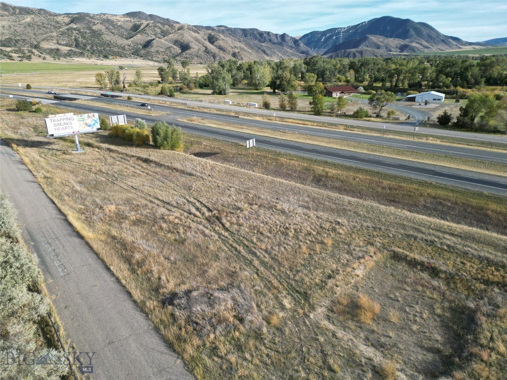 42 Irvine Property Photo 1