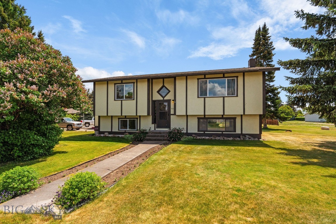 200 E Madison Property Photo