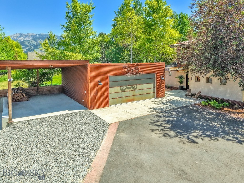 2449 Turkey Red Lane Property Photo 4