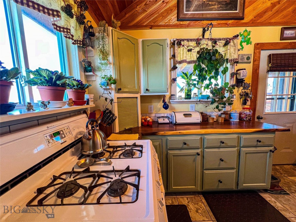 4000 Going To Sun Road Property Photo 6