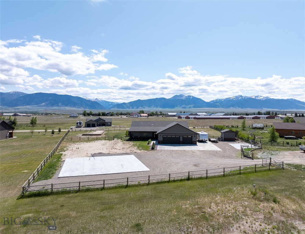 8 Sunset Court Property Photo 3