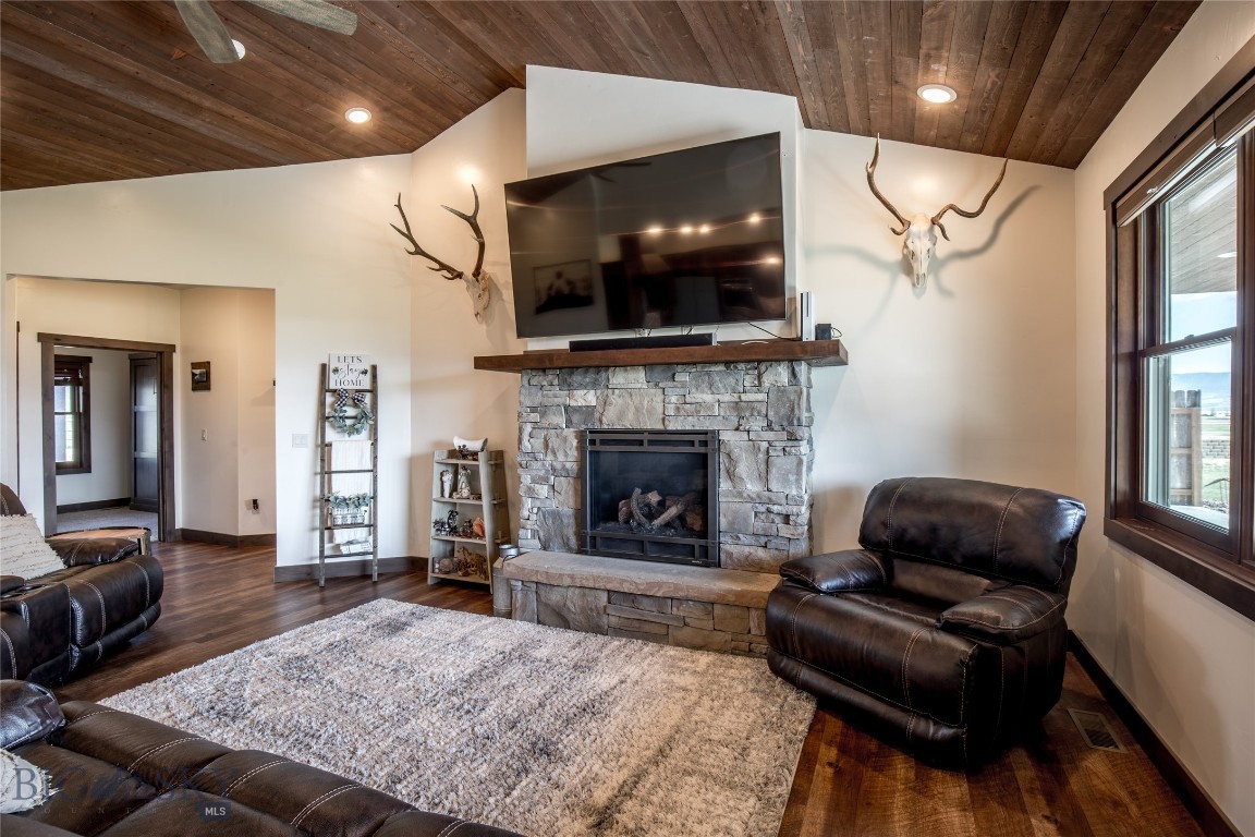 8 Sunset Court Property Photo 7