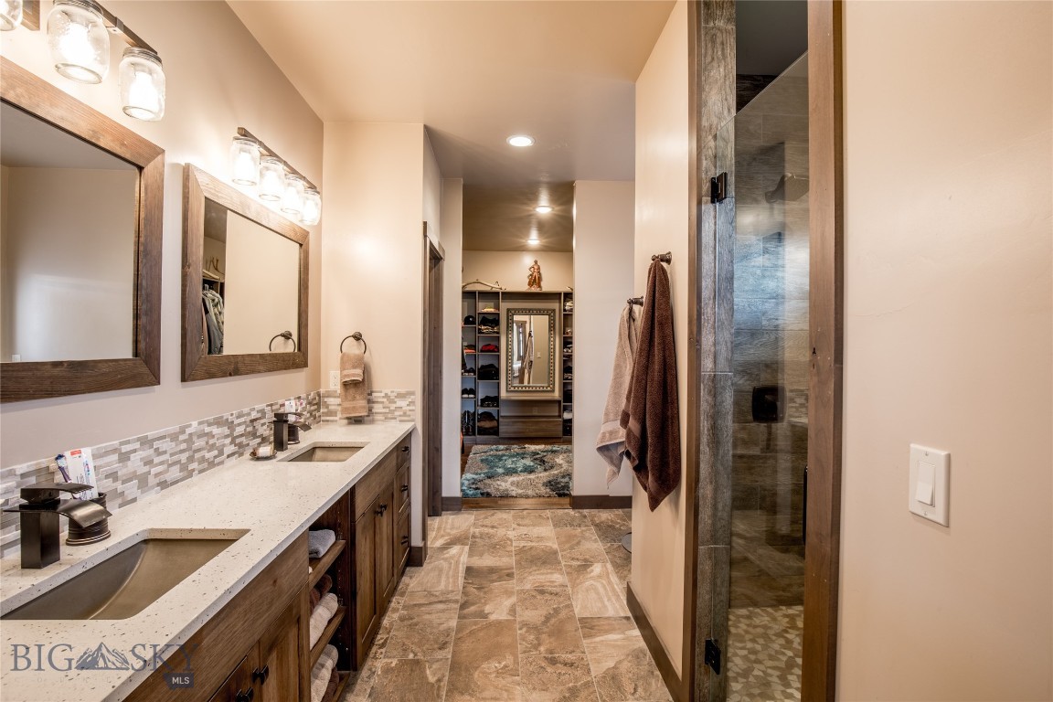 8 Sunset Court Property Photo 18