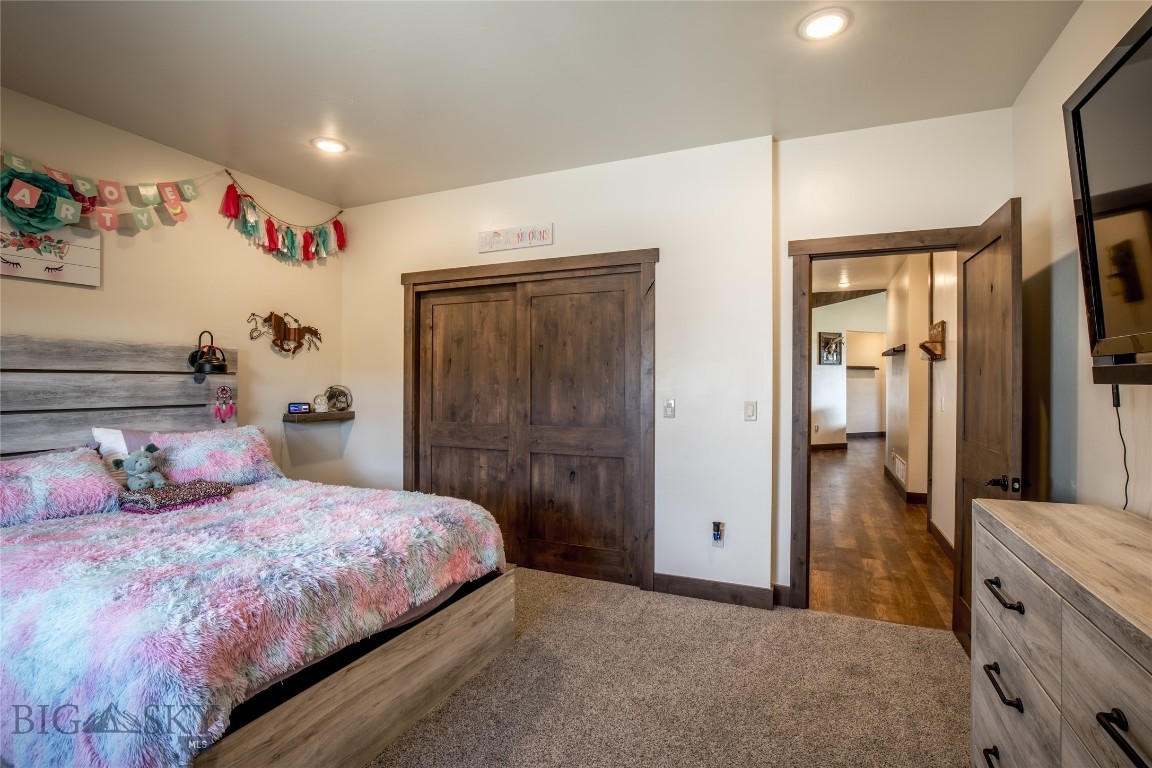 8 Sunset Court Property Photo 30