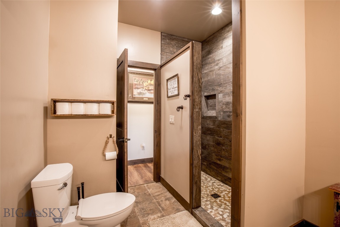 8 Sunset Court Property Photo 34