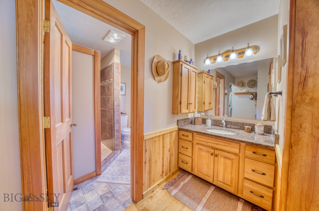 886 Wierda Way Property Photo 18