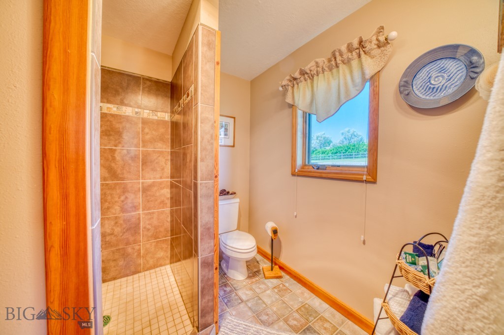 886 Wierda Way Property Photo 20