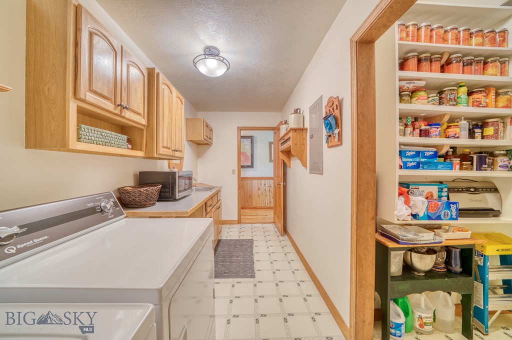 886 Wierda Way Property Photo 26