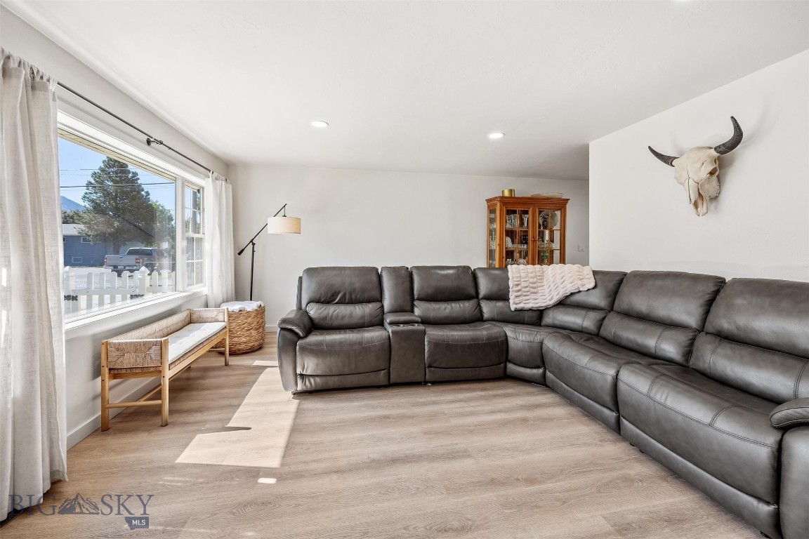 3301 Albany Property Photo 6
