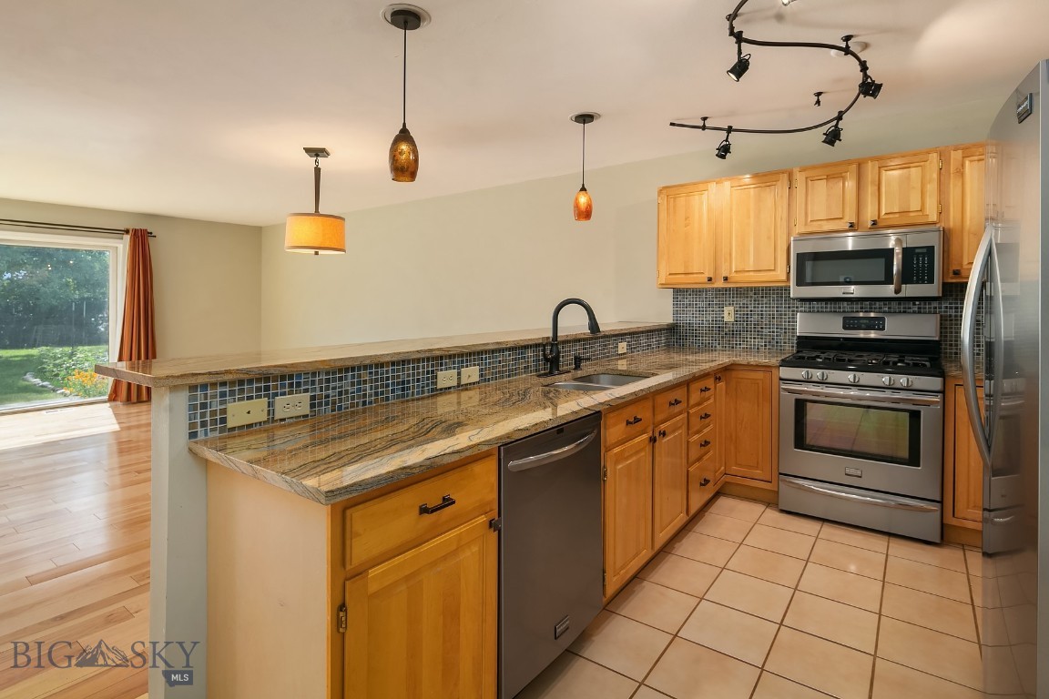 104 S Yellowstone Avenue 1 Property Photo 3