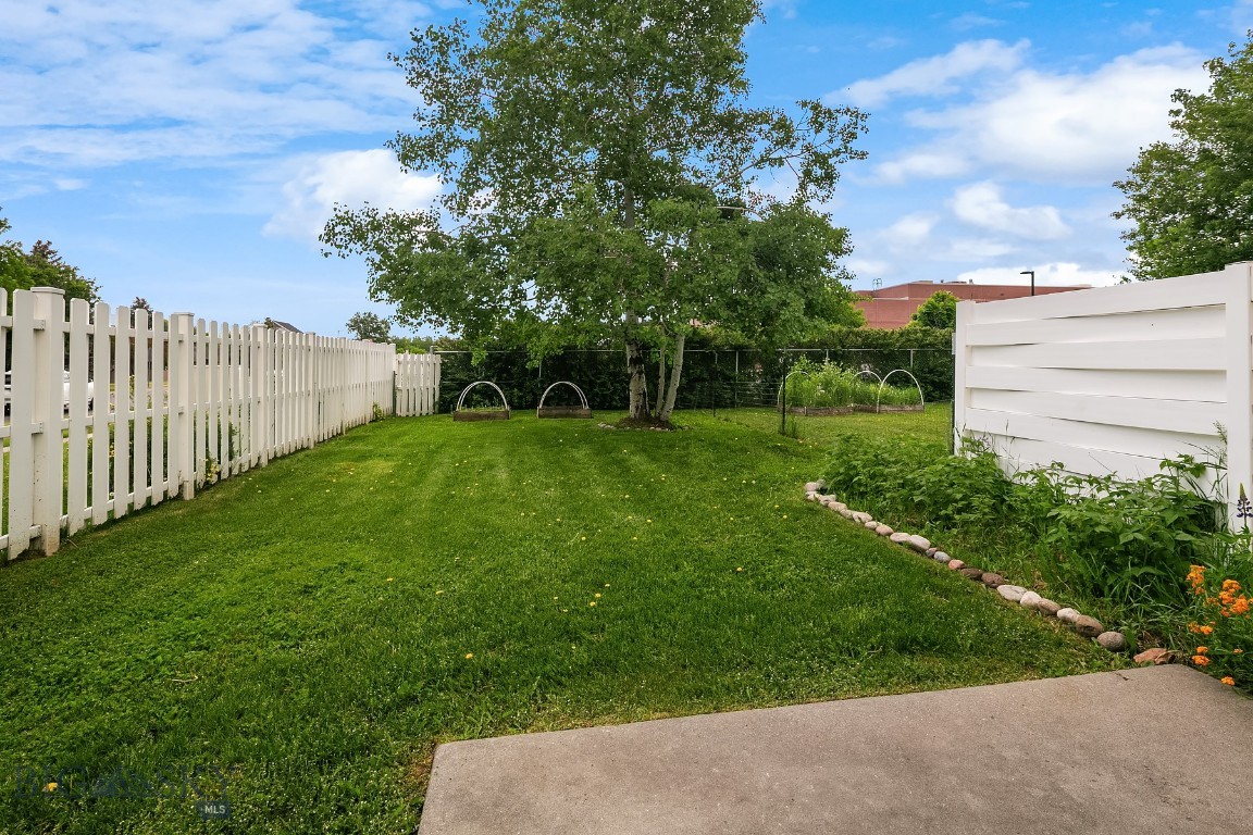 104 S Yellowstone Avenue 1 Property Photo 6
