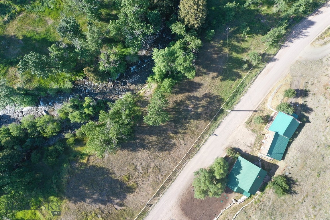 537 Jardine Road Property Photo 2