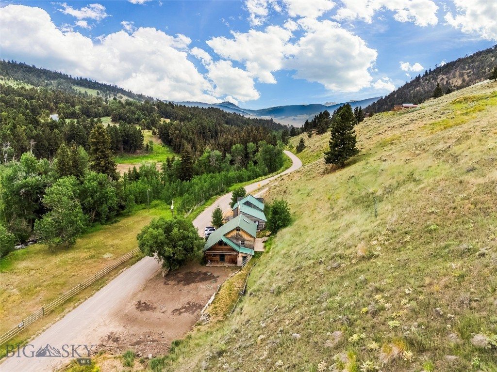 537 Jardine Road Property Photo 3