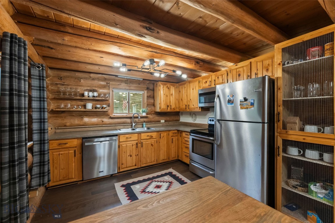 537 Jardine Road Property Photo 8