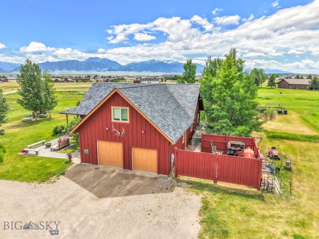 13 Blue Wing Road Property Photo 23