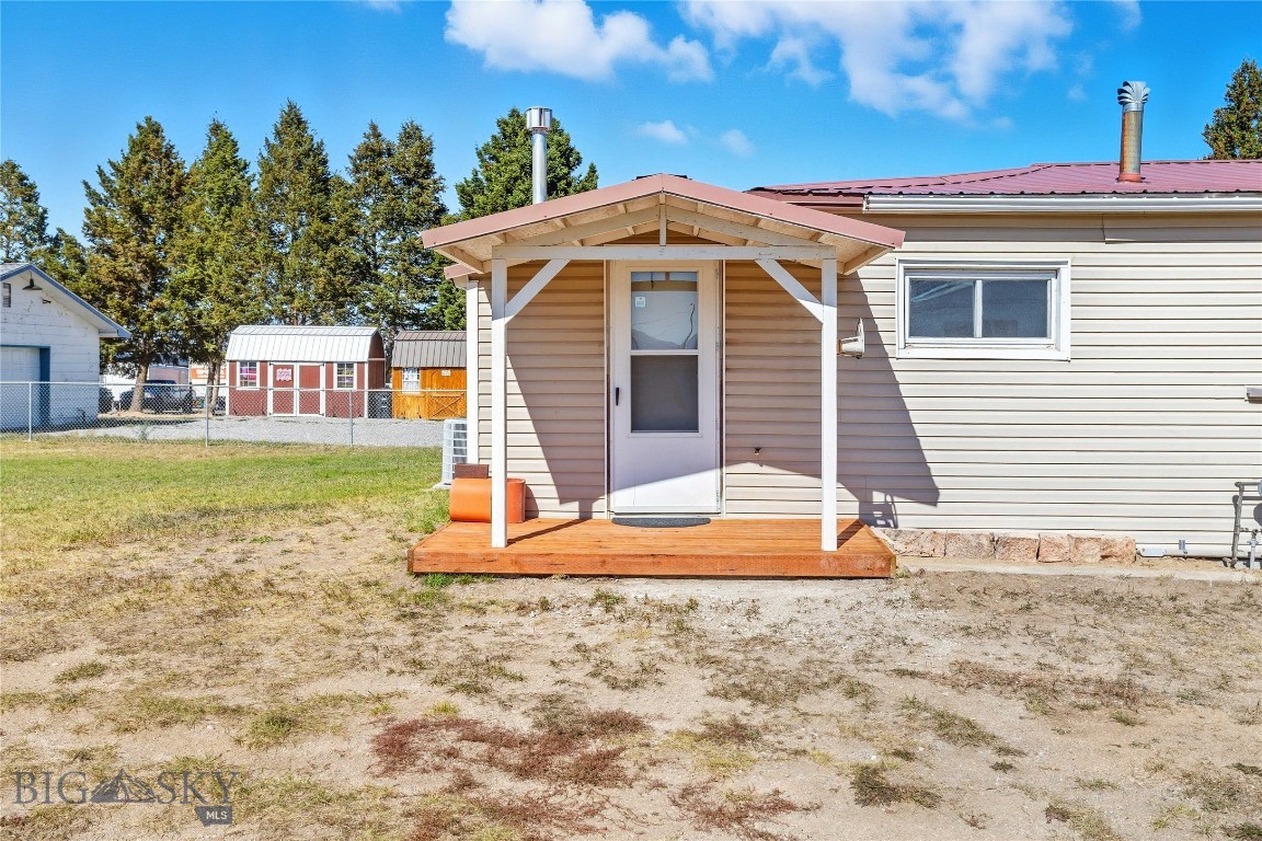 4053 Wynne Avenue Property Photo 2