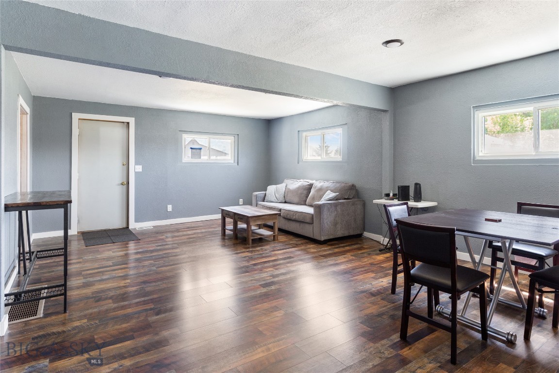 4053 Wynne Avenue Property Photo 4