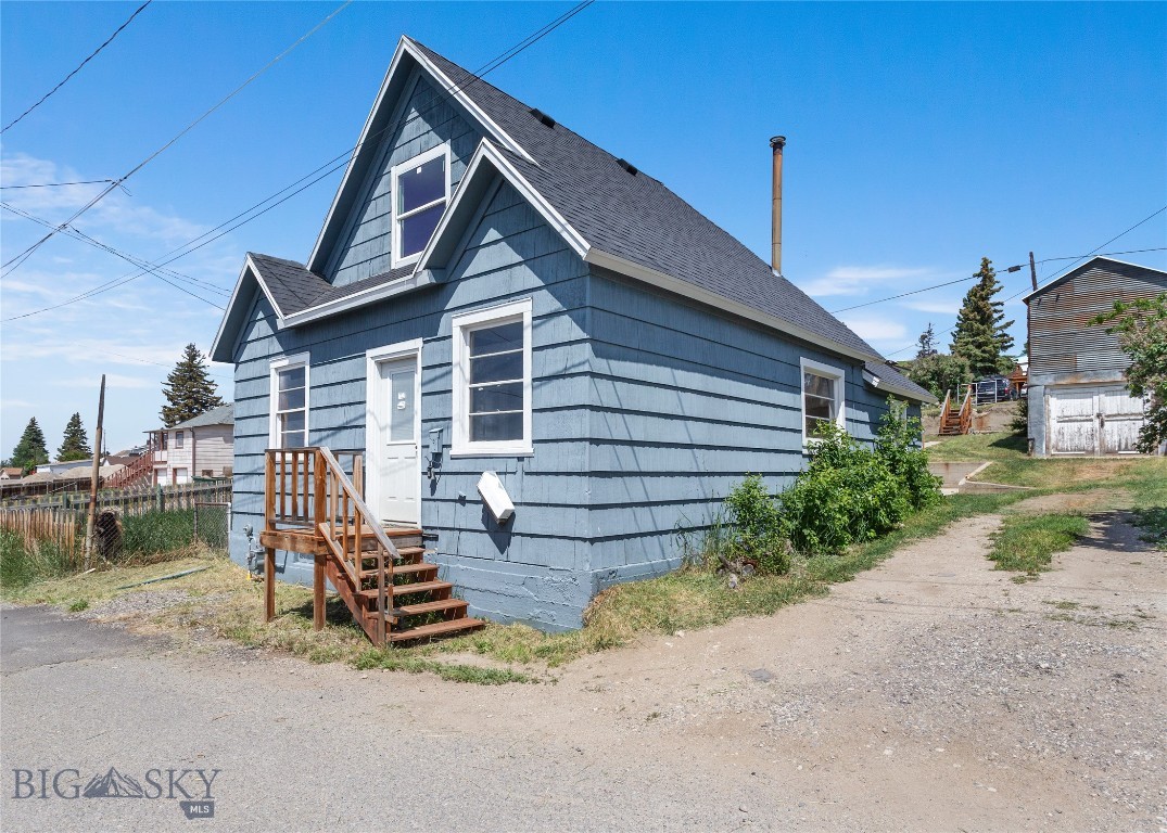121 Blue Wing Property Photo 1