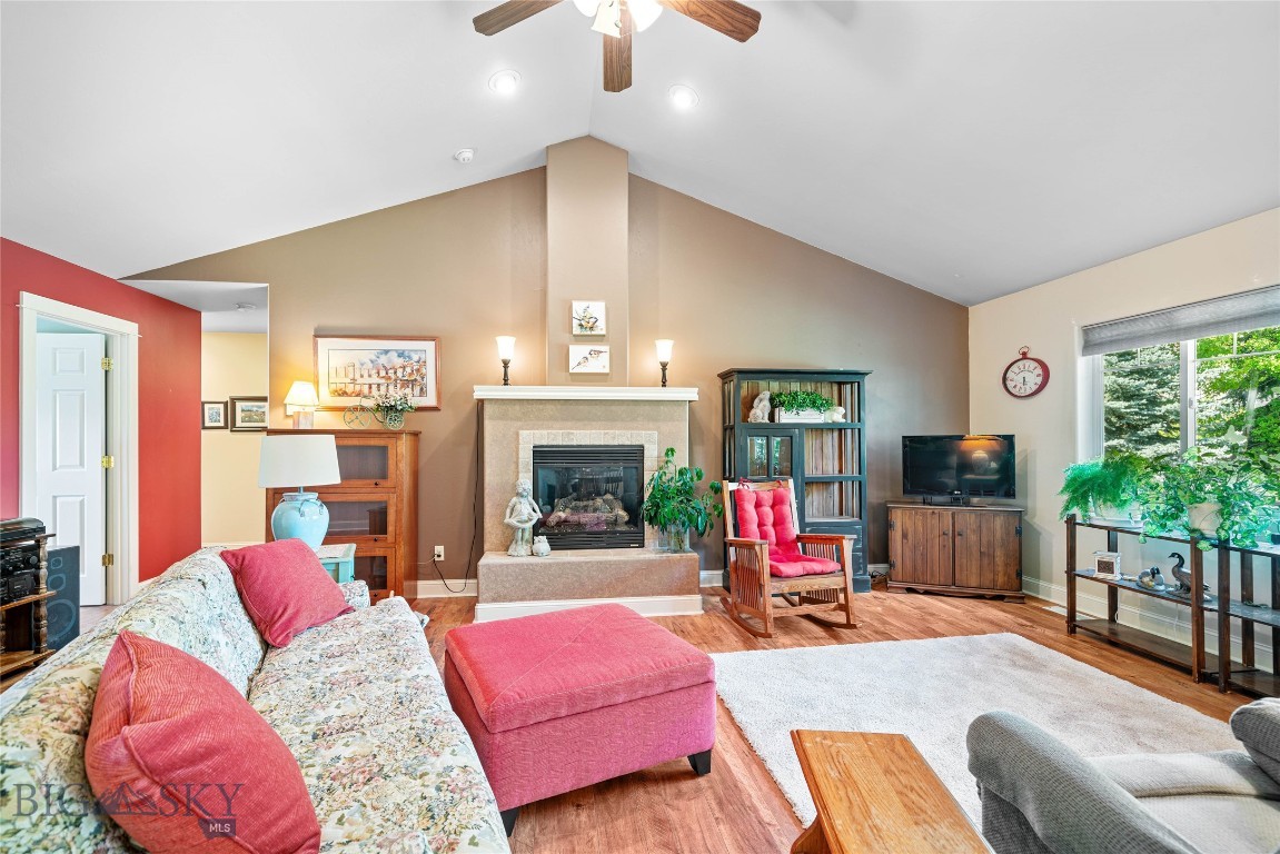 944 Forest Glen Drive Property Photo 10