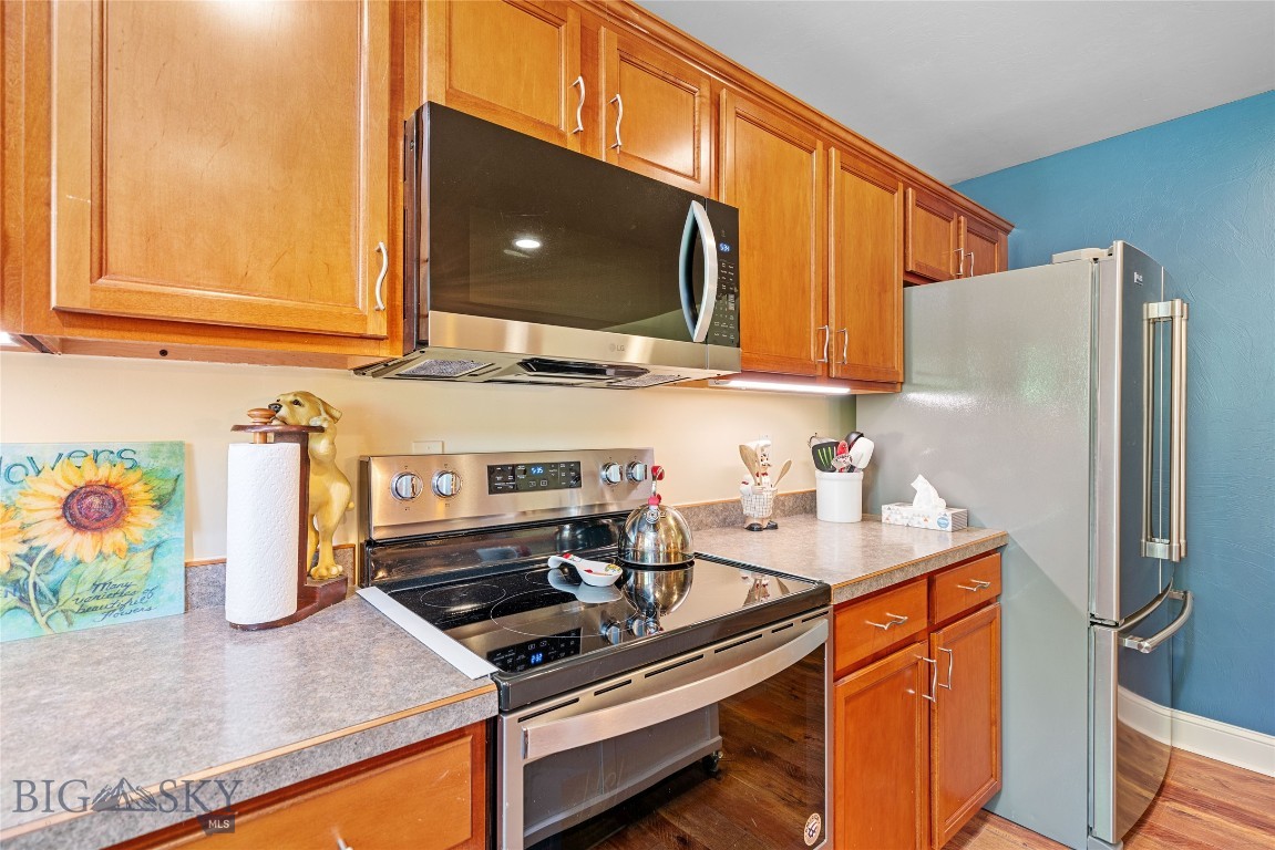 944 Forest Glen Drive Property Photo 15