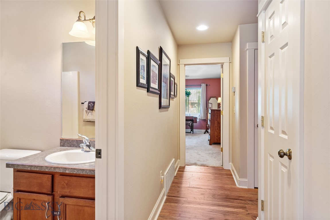 944 Forest Glen Drive Property Photo 21