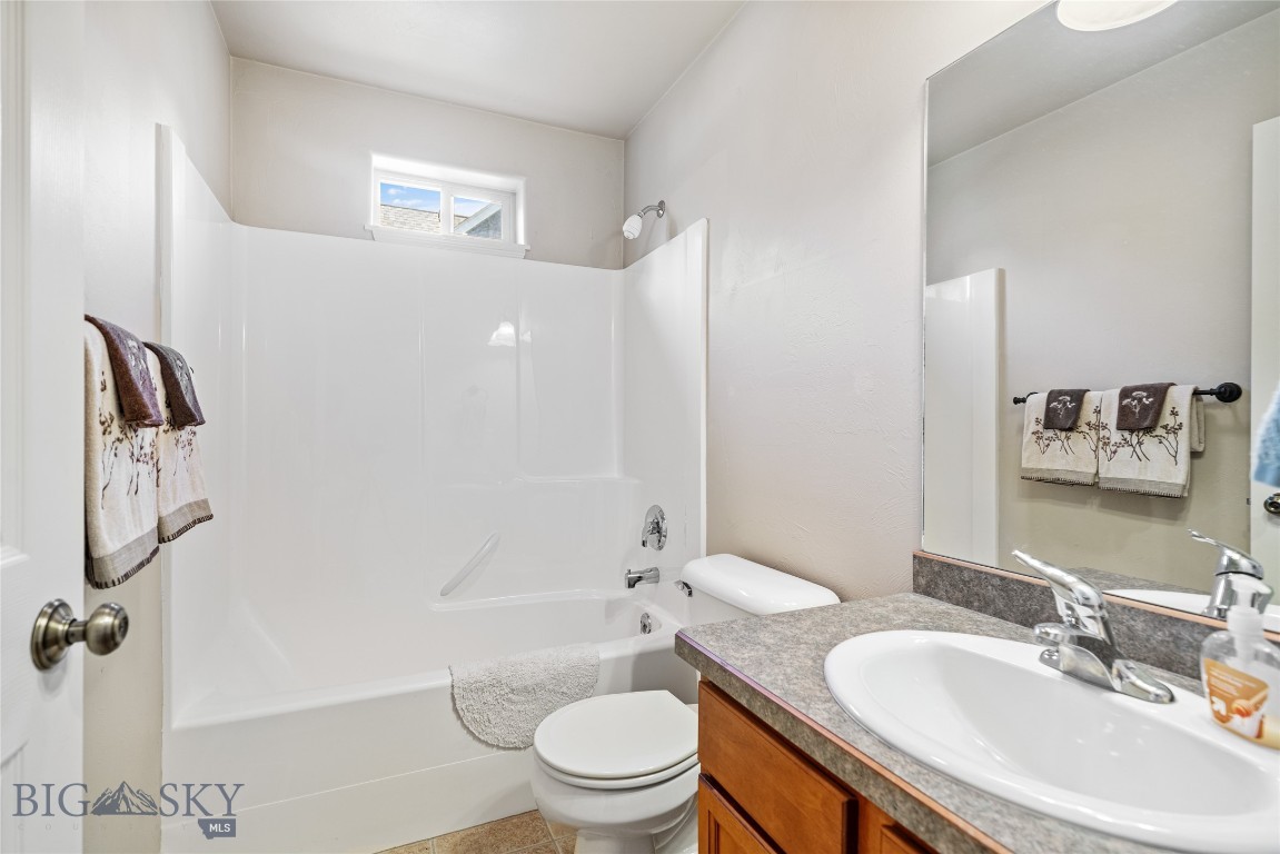 944 Forest Glen Drive Property Photo 24