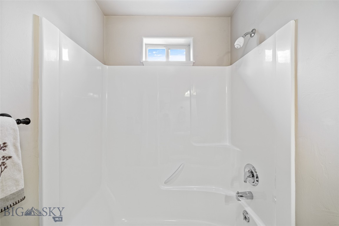 944 Forest Glen Drive Property Photo 25