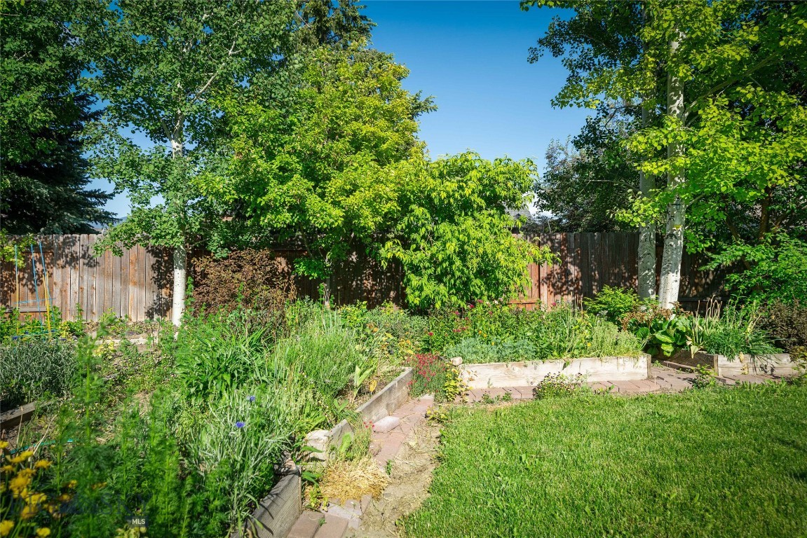 944 Forest Glen Drive Property Photo 40