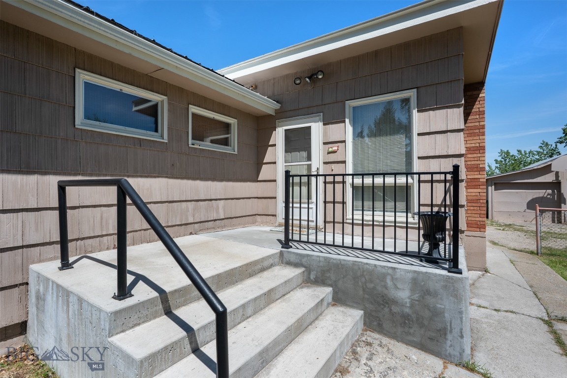 16 N White Street Property Photo 2