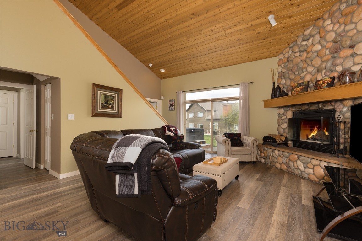456 Firelight Property Photo 32