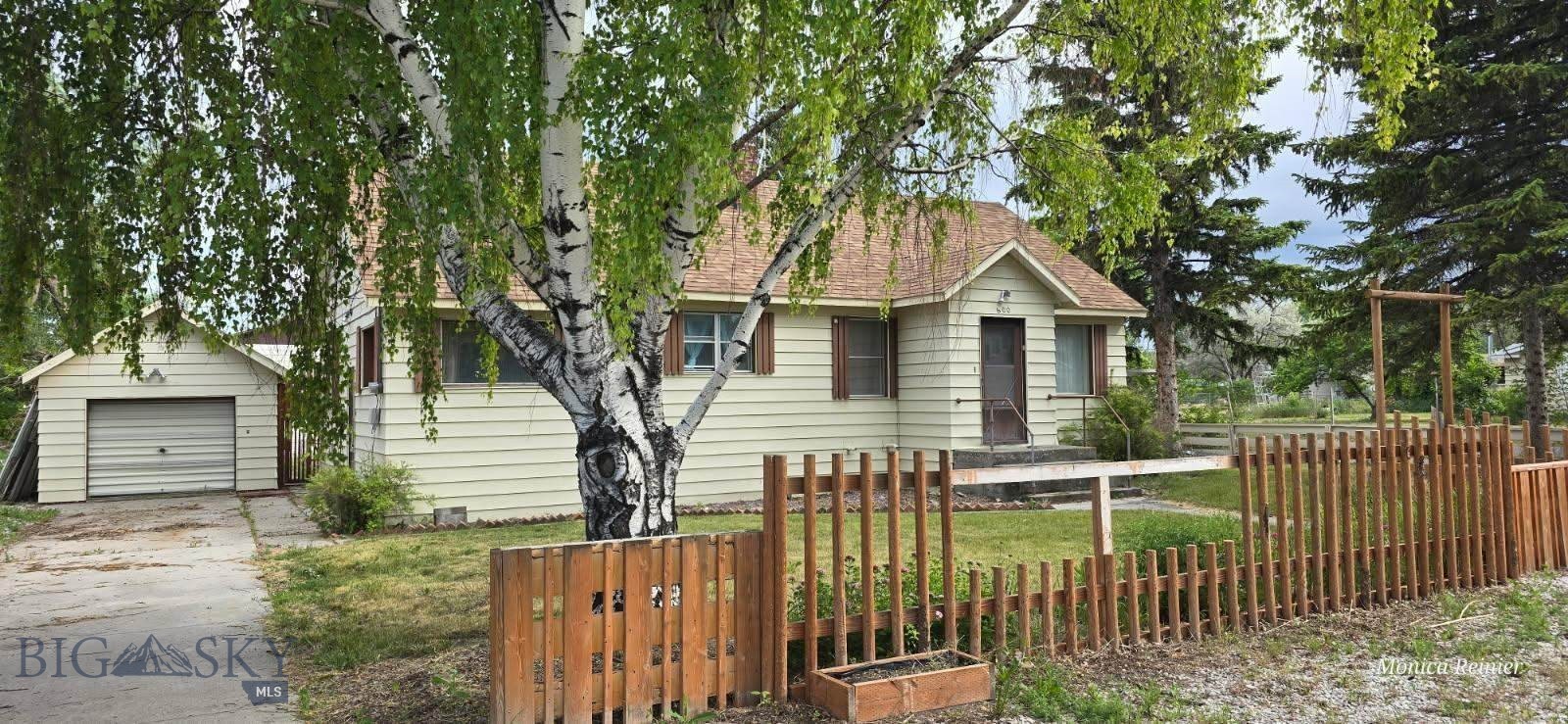 600 C Street Property Photo 1