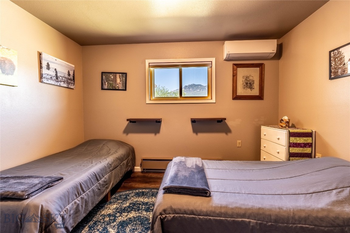 14 Peters Lane Property Photo 18