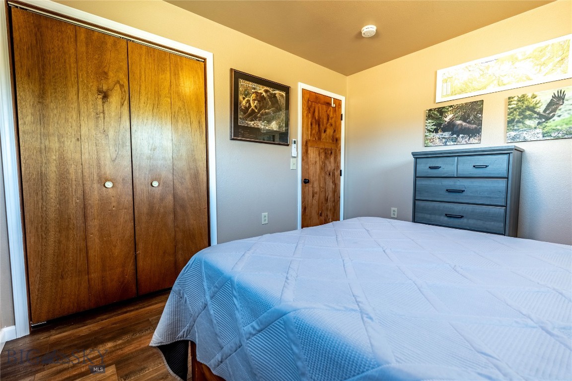 14 Peters Lane Property Photo 23