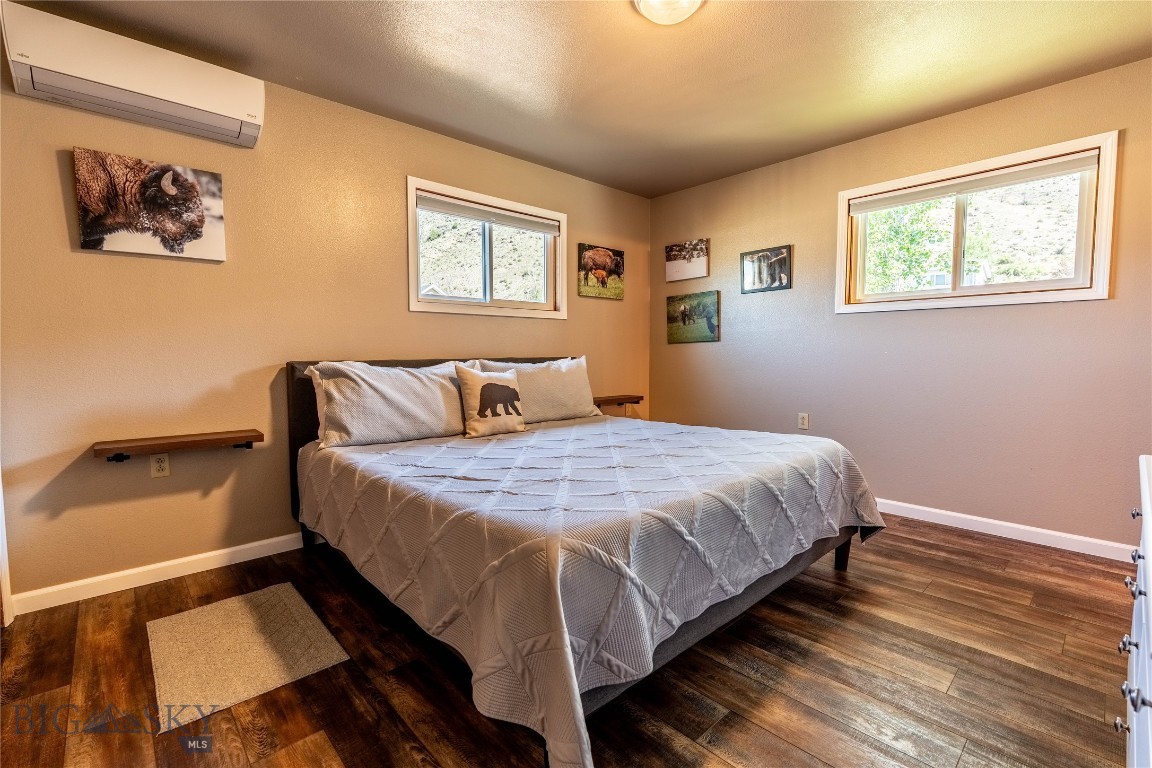 14 Peters Lane Property Photo 25