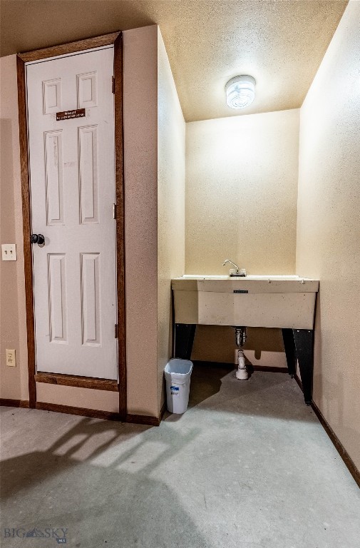 14 Peters Lane Property Photo 33