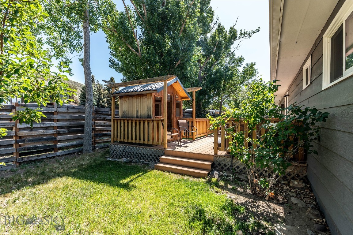 14 Peters Lane Property Photo 40