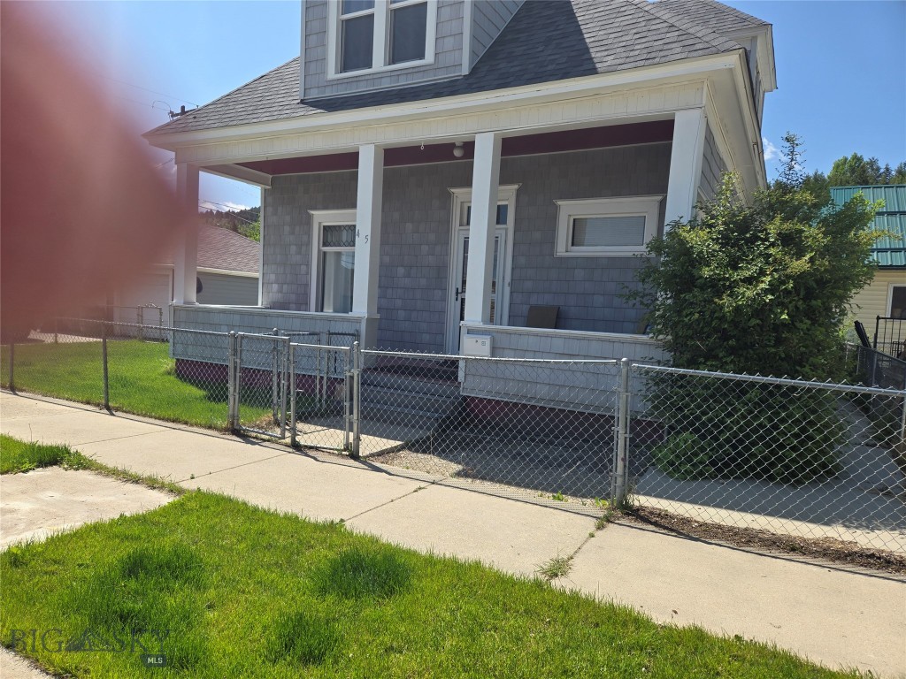 415 W 6th Street Property Photo 1