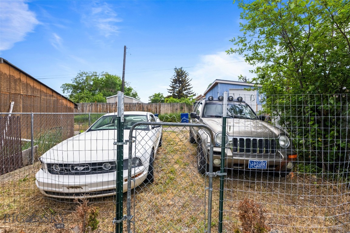523 N I Street Property Photo 36