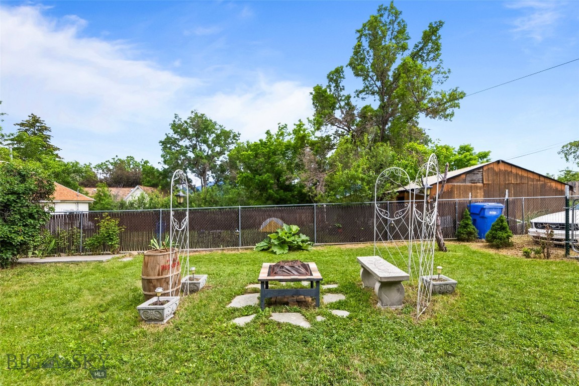 523 N I Street Property Photo 38