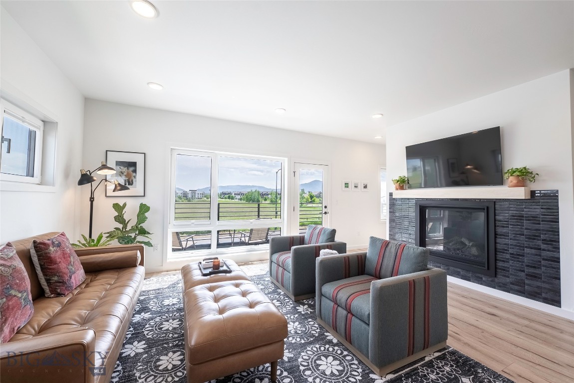 Picture of 3083 S 27th Avenue