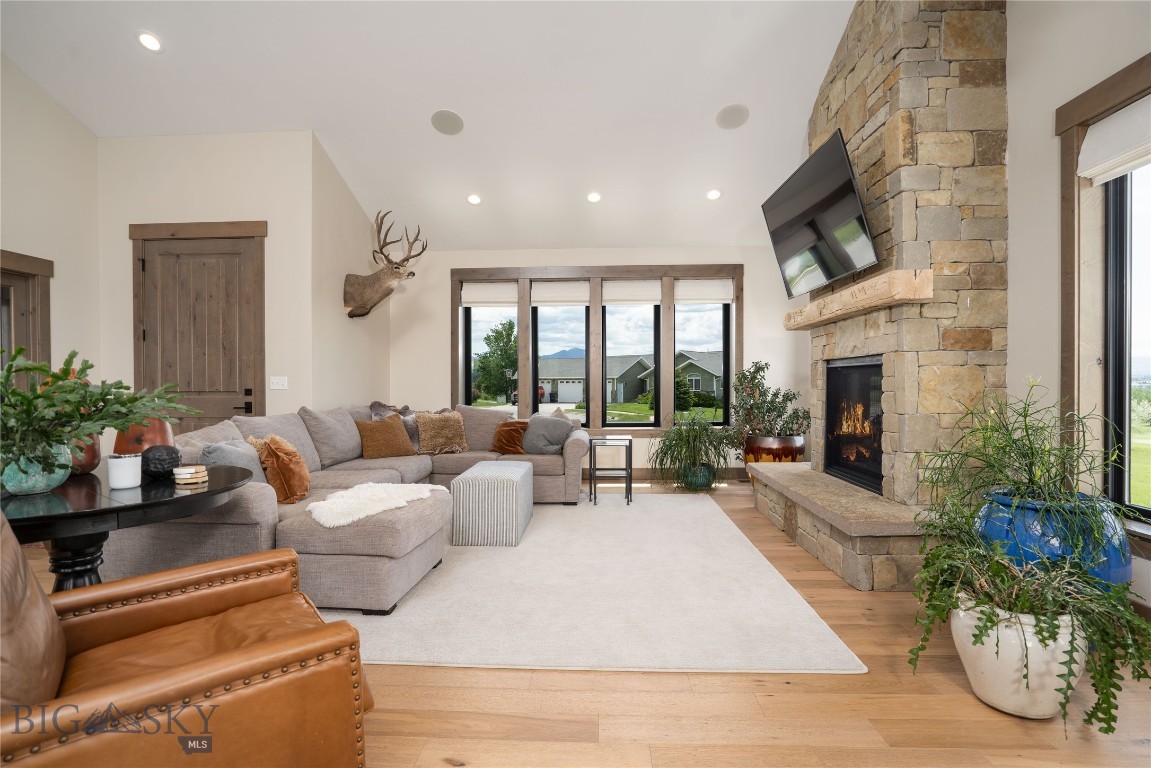1055 Caddie Court Property Photo 12