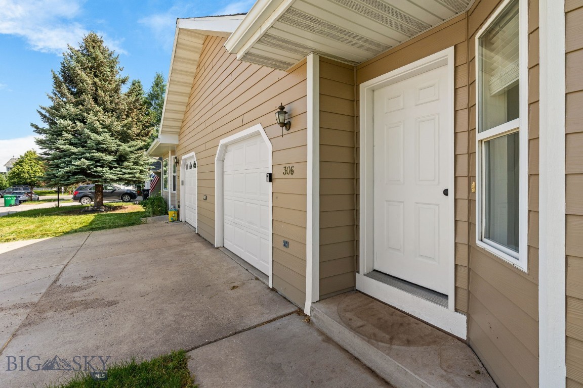 306 Golden Valley Drive Property Photo 5