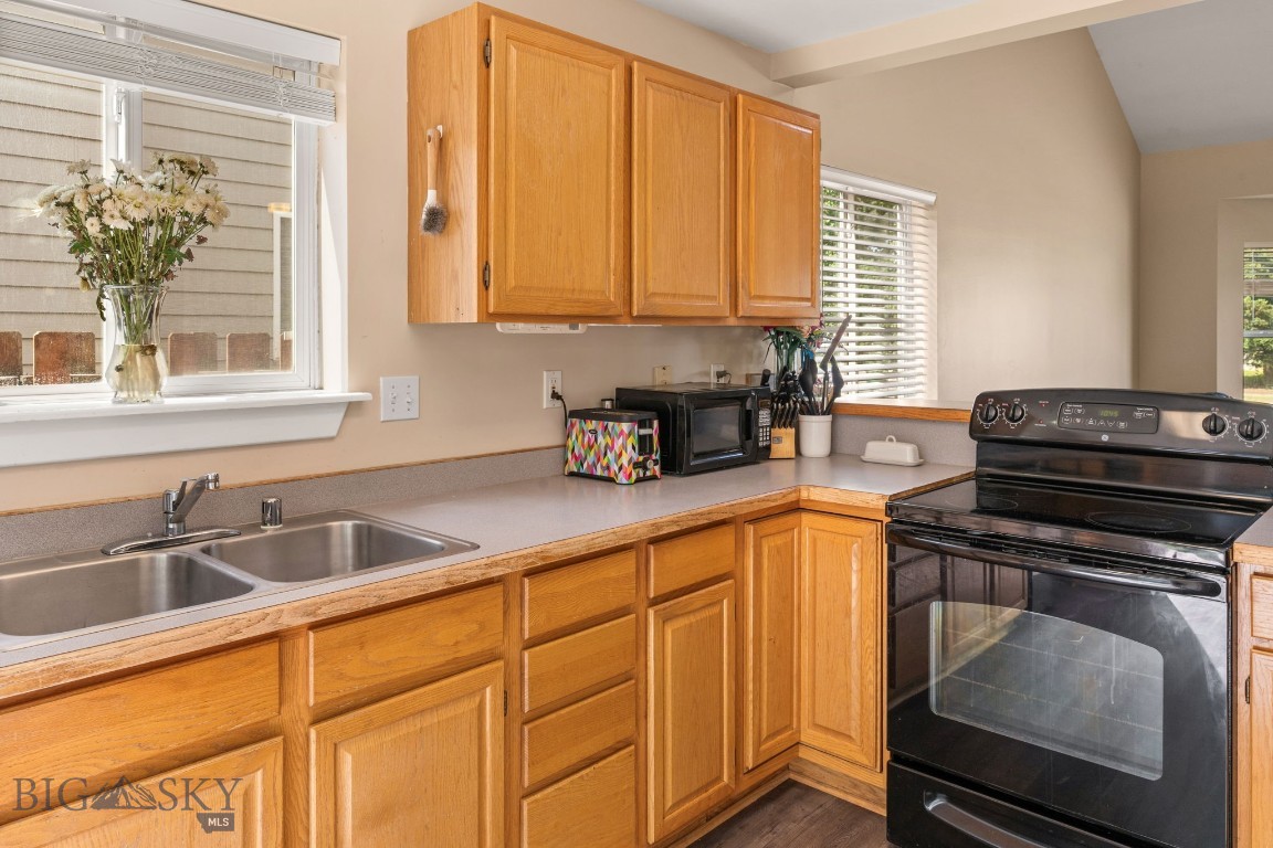 306 Golden Valley Drive Property Photo 11