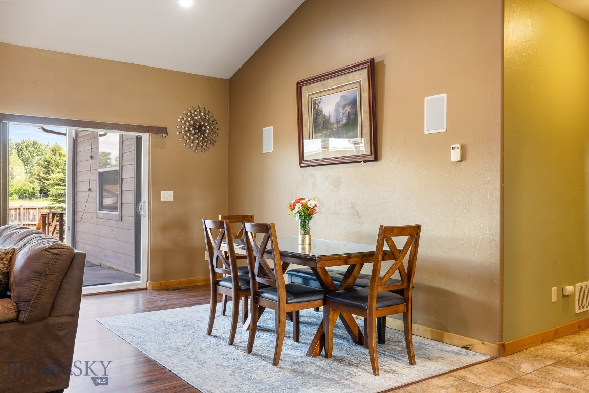 988 Meagher Property Photo 8