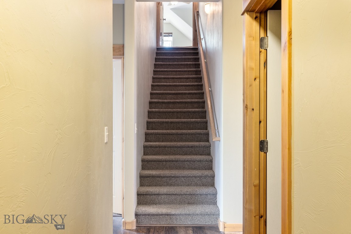 988 Meagher Property Photo 16