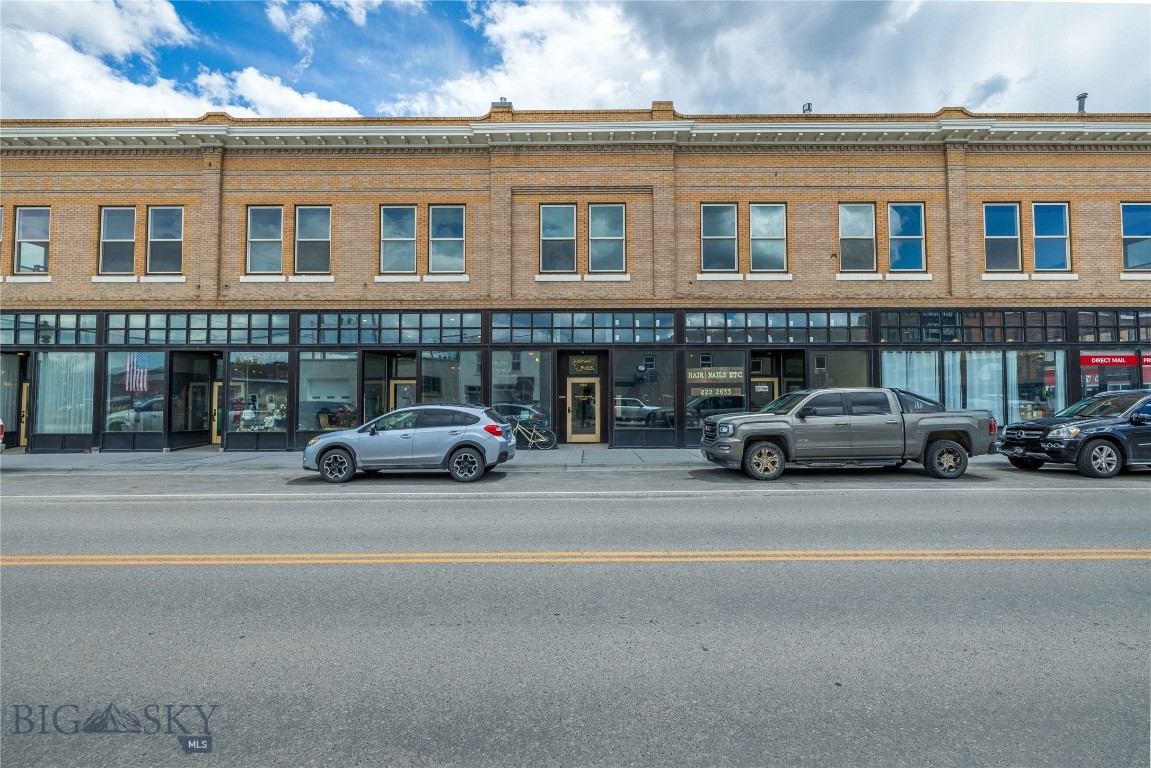 201 S Main Street Property Photo 3