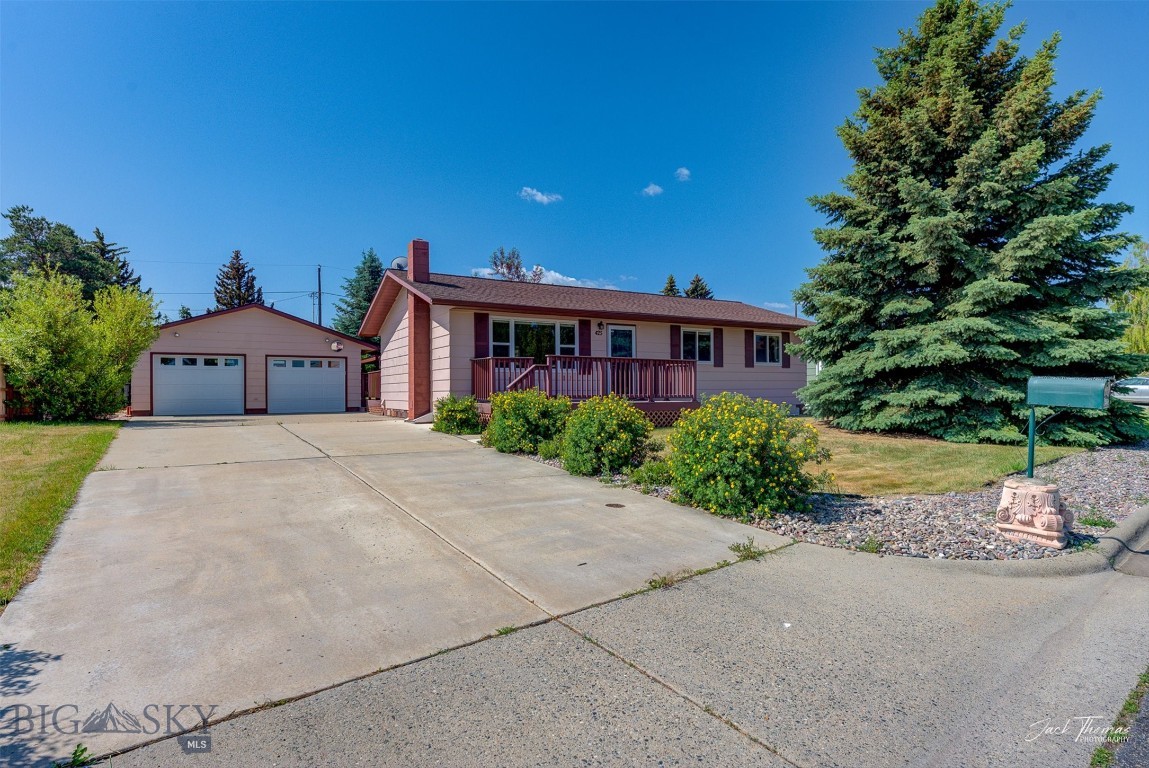 425 Russell Property Photo 1